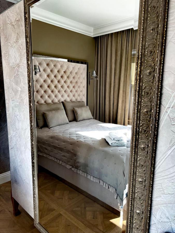 צ'ארזיקובי Hotel Bellevue מראה חיצוני תמונה