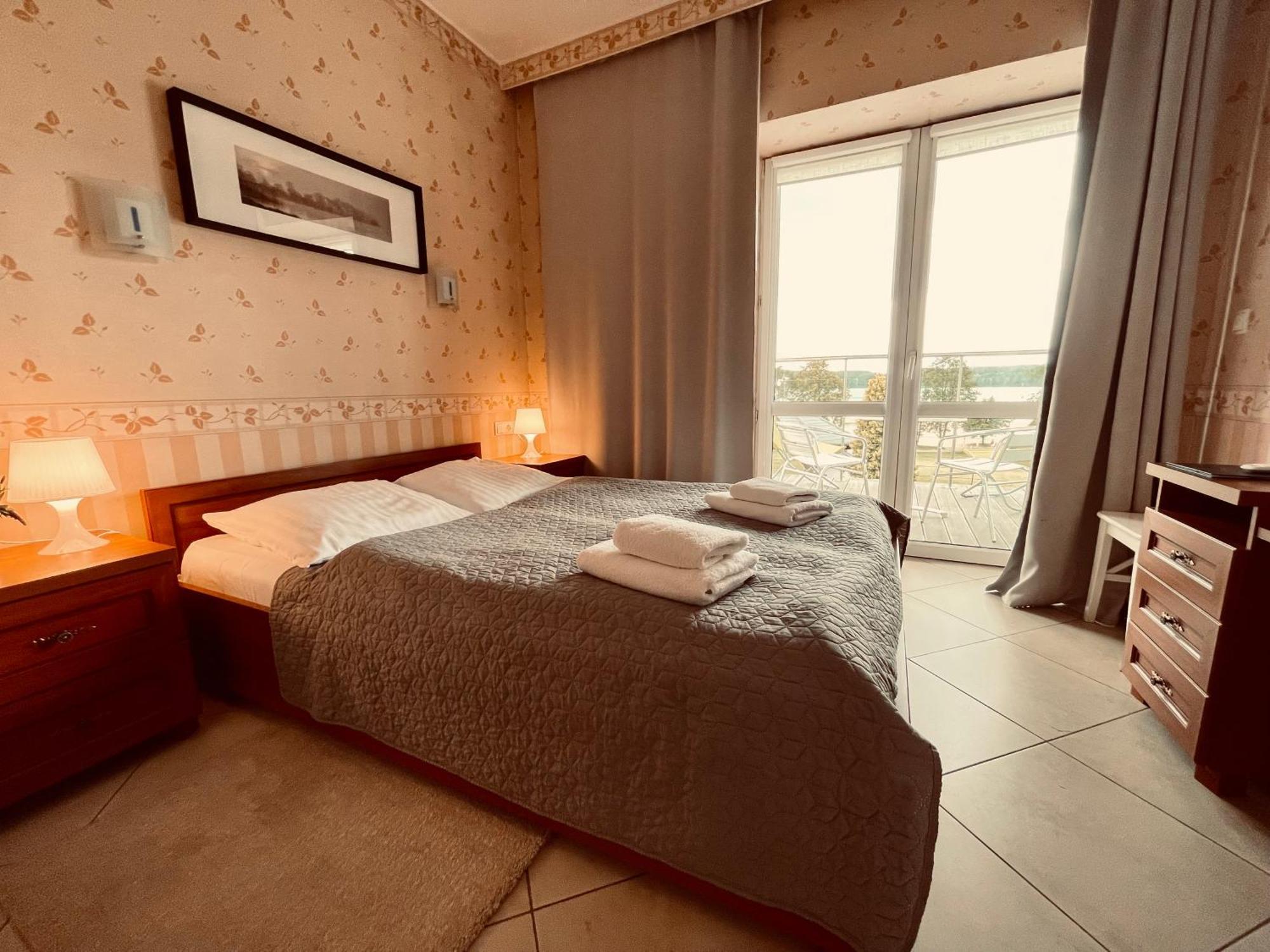 צ'ארזיקובי Hotel Bellevue חדר תמונה