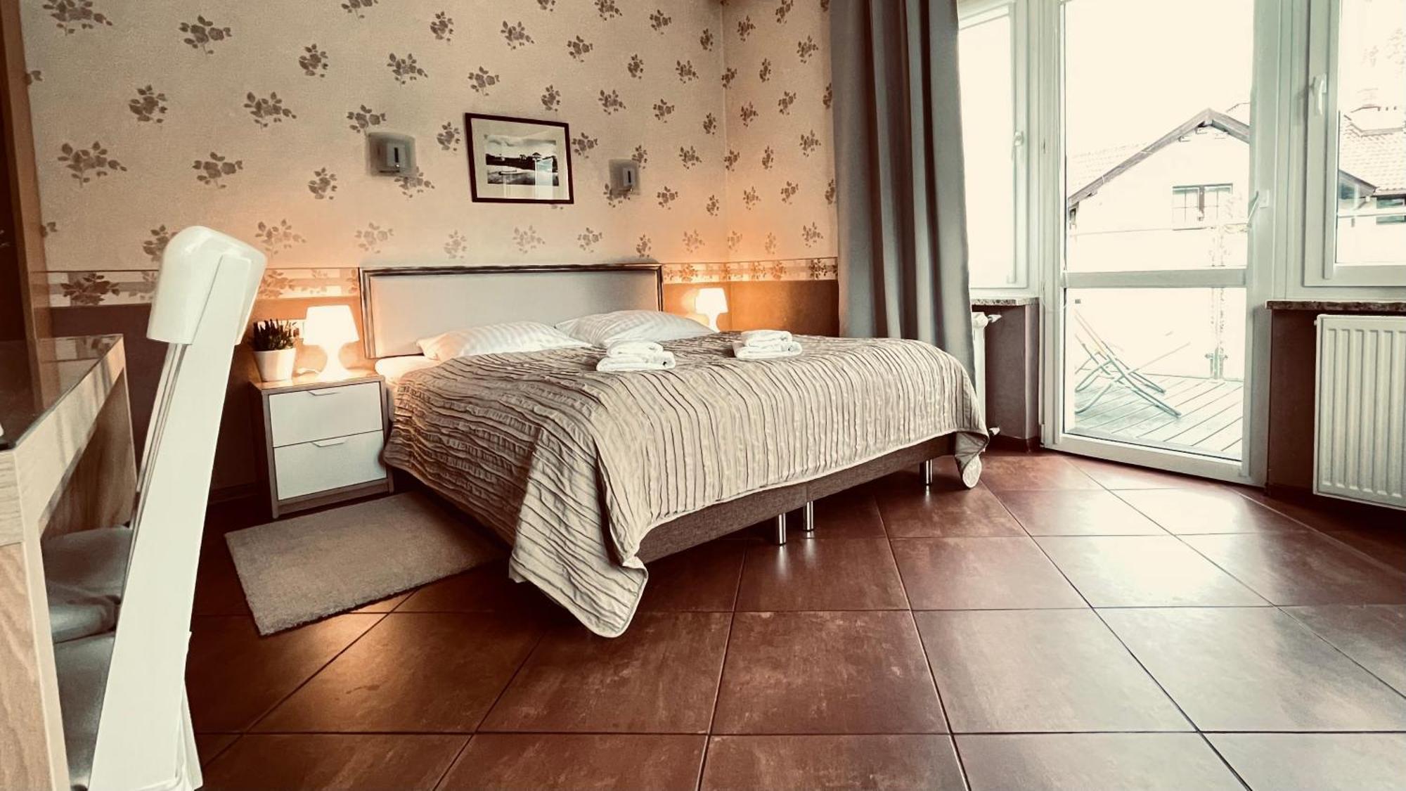 צ'ארזיקובי Hotel Bellevue חדר תמונה